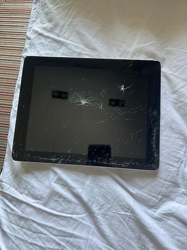Планшеты: IPad (поколение с широкой рамкой и механической кнопкой Home) — 1