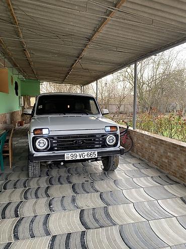VAZ (LADA): Salam . Maşın normal veziyyetdedi. Razılaşmaq olar. Xaiş edirem yeni — 9