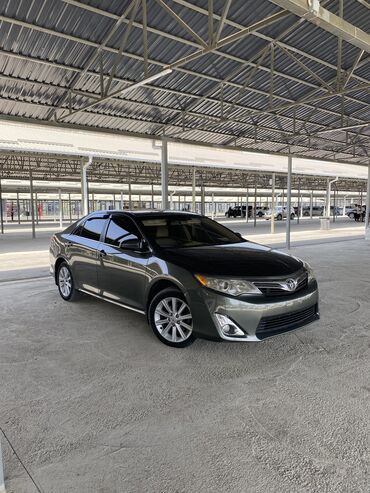 срочно продам автомобиль: Toyota Camry: 2012 г., 3.5 л, Автомат, Бензин, Седан