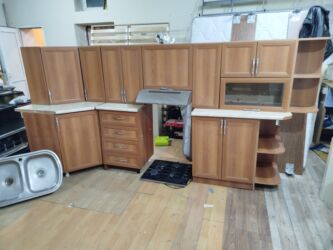 2 ci el metbex mebelleri: Salam əleykum.mətbəx mebeli razmeri 3.10 sm üstündə qaz moyka