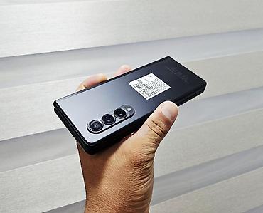note 2: Samsung Galaxy Z Fold 3, Б/у, 256 ГБ, цвет - Черный, 1 SIM, 2 SIM — 2