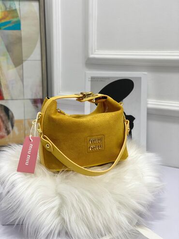 miu miu: Çiyin çantası, Miu Miu