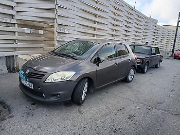 Toyota: Toyota Auris hatchback Xüsusiyyətlər: - Kuzov: 5 qapılı hatchback — 17