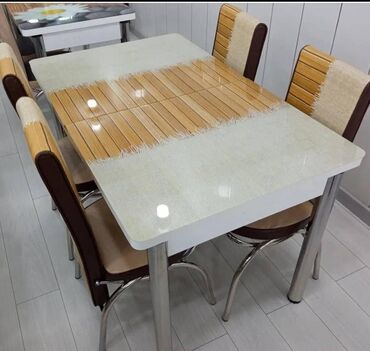 qabag stol: Qonaq otağı üçün, Yeni, Dördbucaq masa