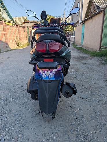Скутеры: Скутер Livamotor (50–150 см³, карбюраторный) с ярким дизайном и — 3