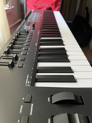 профессиональный синтезатор цена: M-Audio Oxygen Pro 61 Продается миди клавиатура В идеале,пользовался