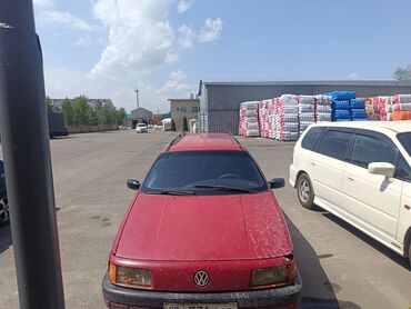Volkswagen: Volkswagen Passat: 1992 г., 1.8 л, Механика, Бензин, Универсал