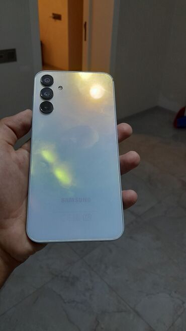 işlənmiş telefonlar samsung: Samsung Galaxy A15, 128 GB, rəng - Ağ, Düyməli, Sensor, Barmaq izi