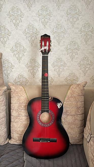 gitara klasik: Akkustik klassik gitara – qırmızı-qara “sunburst” rəng keçidi ilə — 2