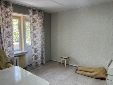 джалал абад недвижимость: 1 бөлмө, 29 кв. м, Хрущевка, 4 кабат, Косметикалык ремонт