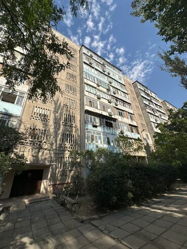 купить квартиру в бишкеке без ремонта: 3 комнаты, 62 м², 106 серия, 4 этаж, Старый ремонт