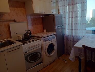 Uzunmüddətli kirayə mənzillər: Salam. Qara Qarayevlə Neftçilər metrosunun arasında qanuni 2 otaqlı — 7