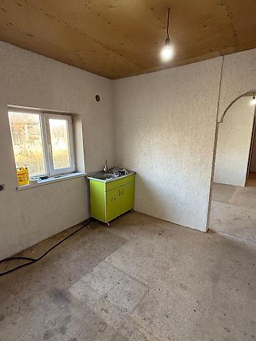 Продажа коттеджей и домов: Продается загородный дом с прилегающей территорией, предлагающий — 15