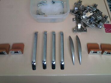 Фурнитура для мебели: Отдам за символическую цену. Петли, ручки, крепления, ножки, крючки — 3