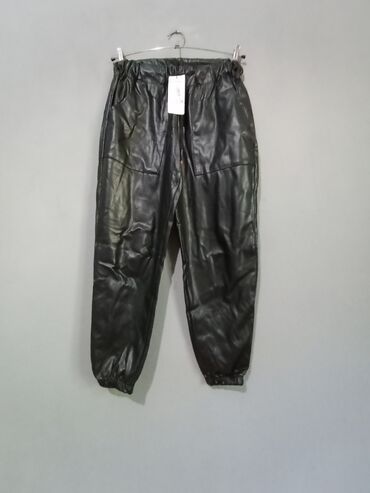 Svitşotlar: Qara eko‑dəri şalvar - Model: jogger kəsimli, rezinli bel və balaq -