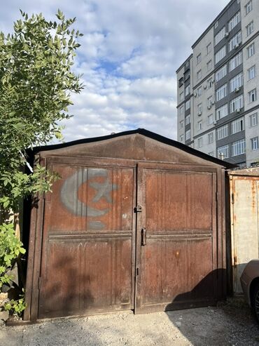 кемин дома: Металлический гараж (бокс) с распашными воротами - Материал: стальной
