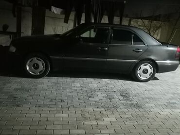 opel diskləri 4 bolt: Salam . 4 ədəd qara 15 lik disk, əyrisi udarı svarkasıvurmağı yoxdu