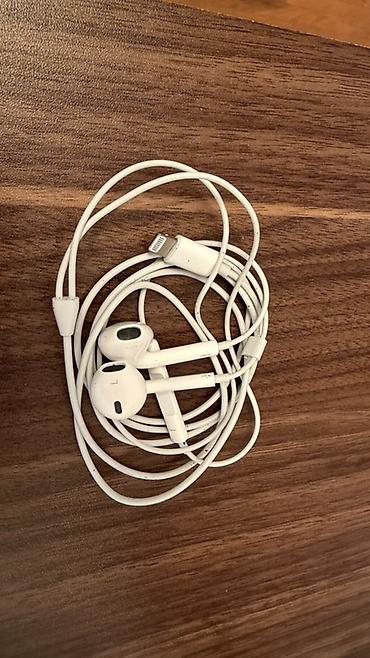 iphone qulaqlıq simli: Apple EarPods (Lightning konnektorlu) – simli qulaqlıq - Apple — 1