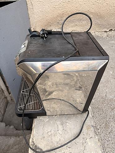 clinco kofe: Espresso aparat və dəyirman (kombo) Məhsulun tərkibi: - — 3