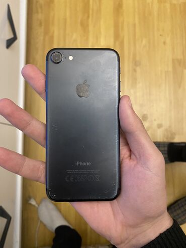 Apple iPhone: IPhone 7, 32 GB, Black Titanium, Barmaq izi