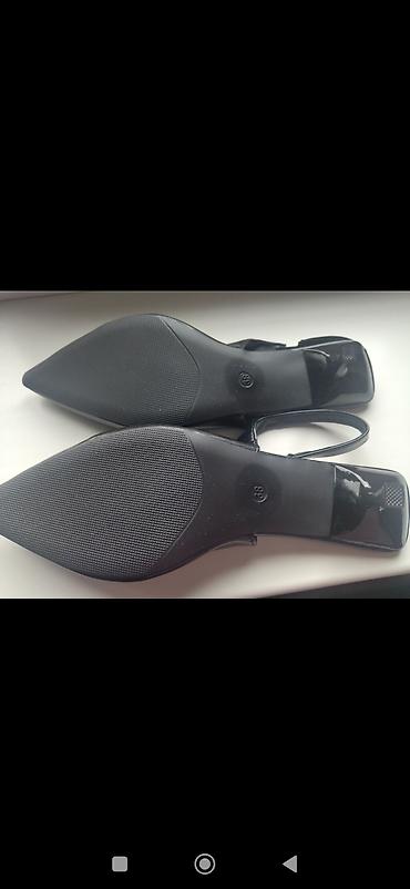 Женская обувь: Женские туфли-сланги (slingback) черного цвета с заостренным мысом и — 4
