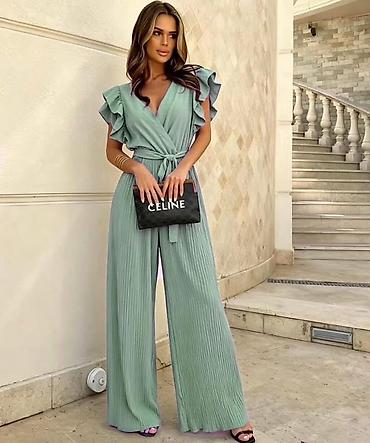 Kombinezoni: 04. Najlepši plisirani kombinezoni 🫶 
2.400 dinara A — 9