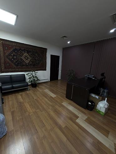 Коммерческая недвижимость: Сдаю Офисный кабинет: 22 м², В бизнес центре, С ремонтом — 7