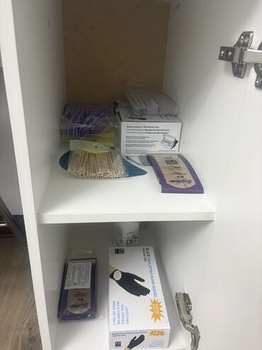 аппарат для прокол ушей: Готовый бизнес! В наличии машинка для снятия. Лампа для сушения