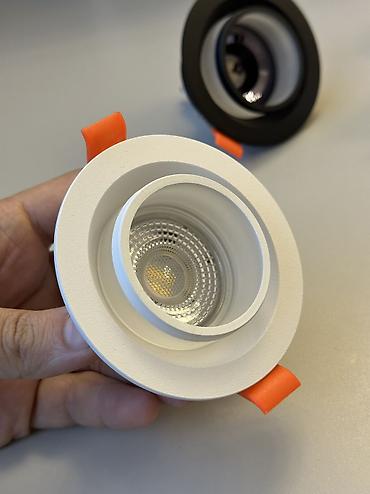 İşıqlandırma: Kölgə effektli lampası dəyişən spot. Yuva diametri 6 cm, spotun öz — 1