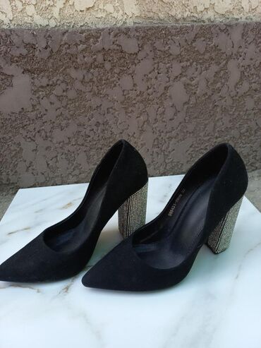 обувь для садика: Туфли 37, цвет - Черный
