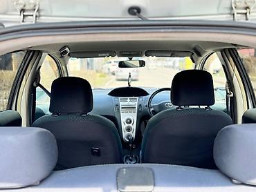 Toyota: Toyota Vitz: 2005 г., 1 л, Вариатор, Бензин, Хэтчбэк — 7