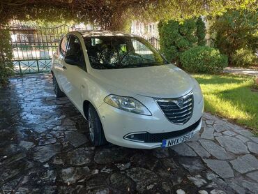 Lancia: Lancia Ypsilon: 0.9 l | 2012 year 233232 km. Hatchback