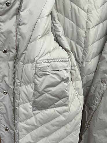 Пуховики и зимние куртки: Пуховик, По колено, С мехом, Стеганый, Ультралегкий, L — 5