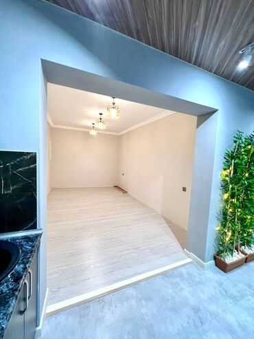 Ofislər: 28 may metrosuna yaxin tehsil nazirliyine yaxin 9 mertebeli binanın — 9