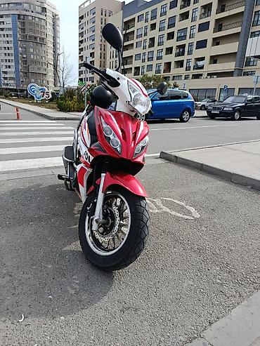 x9 skuter: Moped/Scooter – Sport dizayn, SKY49 prabeq 6000 - Korpus: qırmızı-ağ — 5