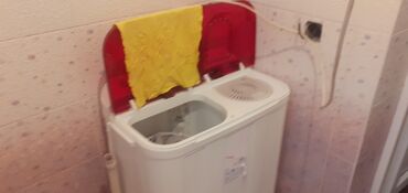продаю бу стиральную машину: Стиральная машина Zanussi, Б/у, Полуавтоматическая, 10 кг и более