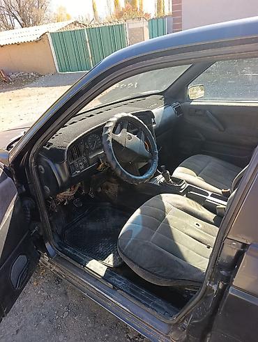 прикуриватель для авто: Volkswagen Passat: 1992 г., 2 л, Механика, Бензин, Седан — 1