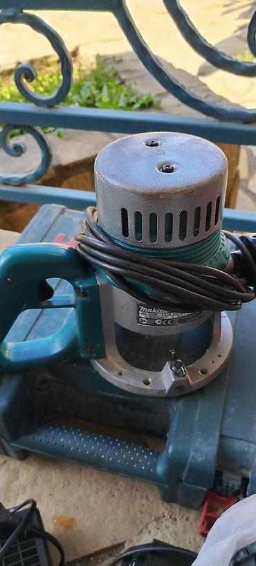 frez stanoku: Makita 3601B frezə (üst xətti yönəldici) - Brend/model: Makita 3601B — 1