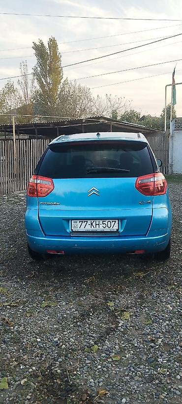 minivan: Citroën C4 Picasso – mavi rəngli, 5 qapılı kompakt MPV Xüsusiyyətlər — 6