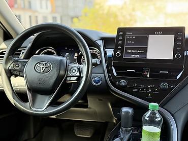 lend cruizer: Toyota Camry: 2022 г., 2.5 л, Автомат, Гибрид, Седан — 9
