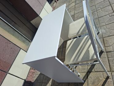 Ofis dəst mebeli: Yazi masasi 2 neferlik 40 azn Yazi masasi tek neferlik 30 azn. tek — 10