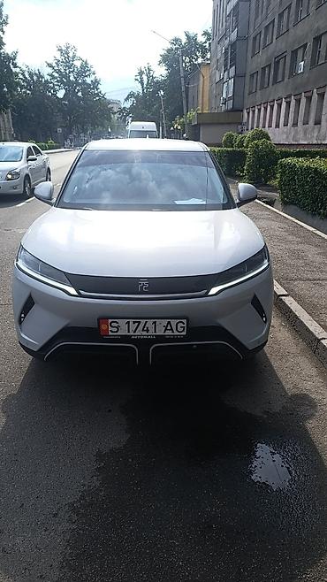 BYD: BYD Yuan: 2024 г., 3 л, Автомат, Электромобиль, Лифтбек — 1