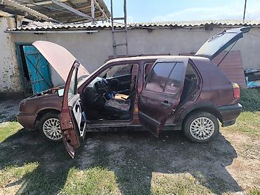 volkswagen passat b6: Volkswagen Golf: 1993 г., Механика, Бензин, Хэтчбэк — 2