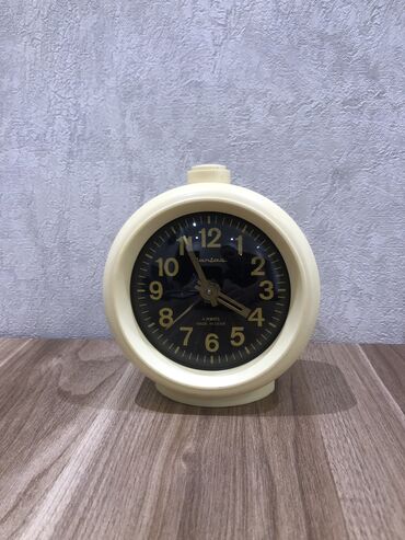 Əntiq saatlar: Masaüstü Mexaniki Əntiq saat 1970 il — 9