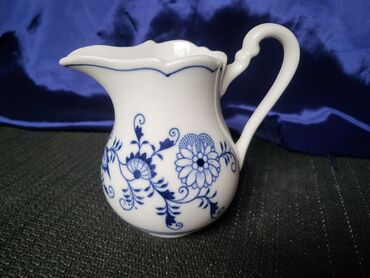 Čajnici: Nov,vintaz bokal za mleko,original cvibl mustra. Nov porcelanski na lalafo.rs — 4 Čajnici: Nov,vintaz bokal za mleko,original cvibl mustra. Nov porcelanski — 4