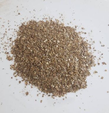 живой корм: Продаю кормовую биодобавку сафлора жмых измельченный для всех