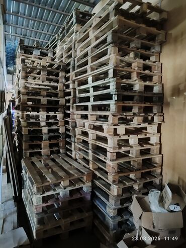 Рейки, доски: Anbarlarda, yükdaşımada və ya tikinti işlərində materialların rahat