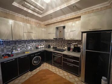su çəni işləmiş: Müasir üslubda L formalı mətbəx mebel dəsti, mətbəx sahəsinin effektiv