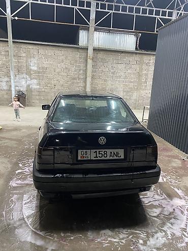 camry 80: Volkswagen Vento: 1993 г., 1.8 л, Механика, Бензин, Седан — 3