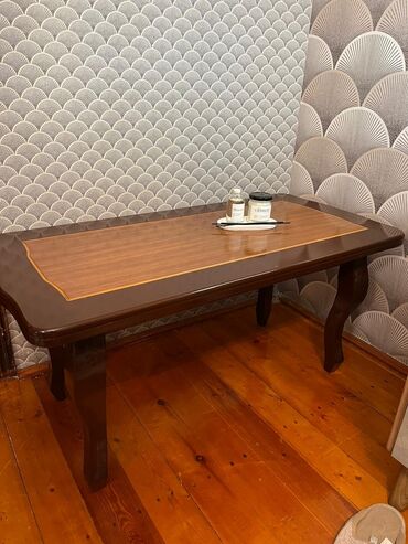 Masalar: Jurnal masası, İşlənmiş, Açılmayan, Dördbucaq masa, Azərbaycan